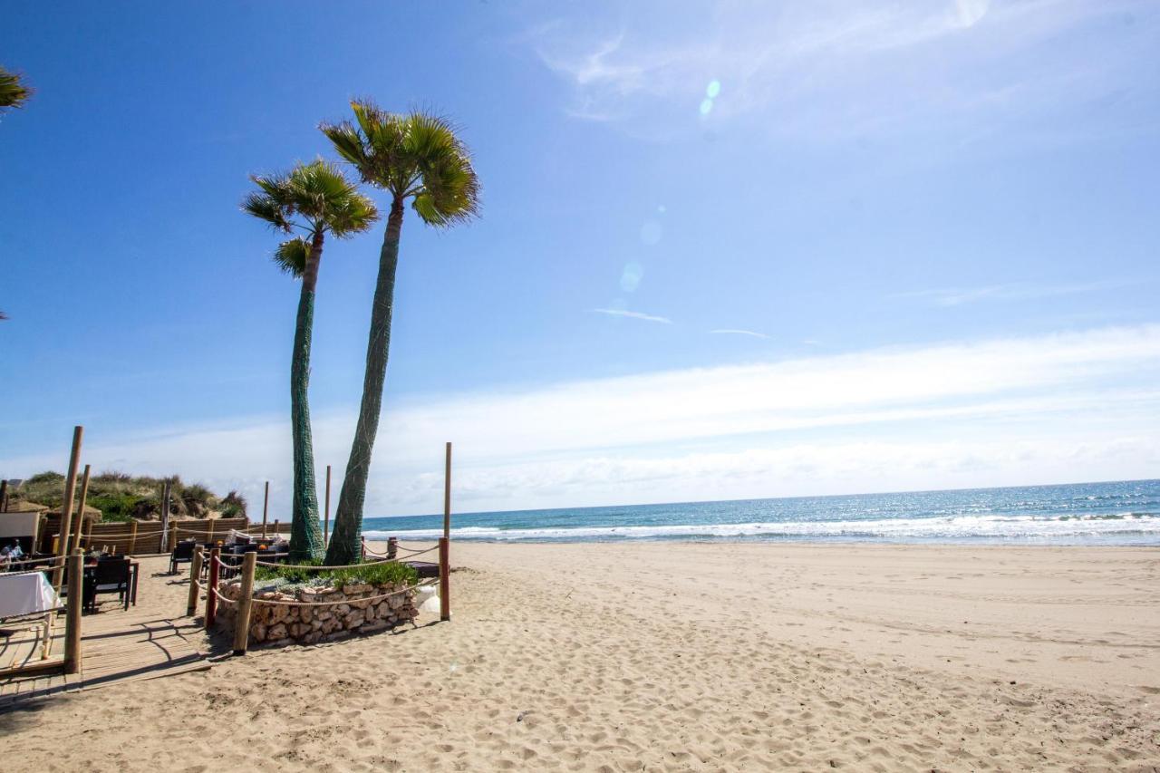 Perfectly Located Beachside Apartment In Elviria Марбелья Экстерьер фото