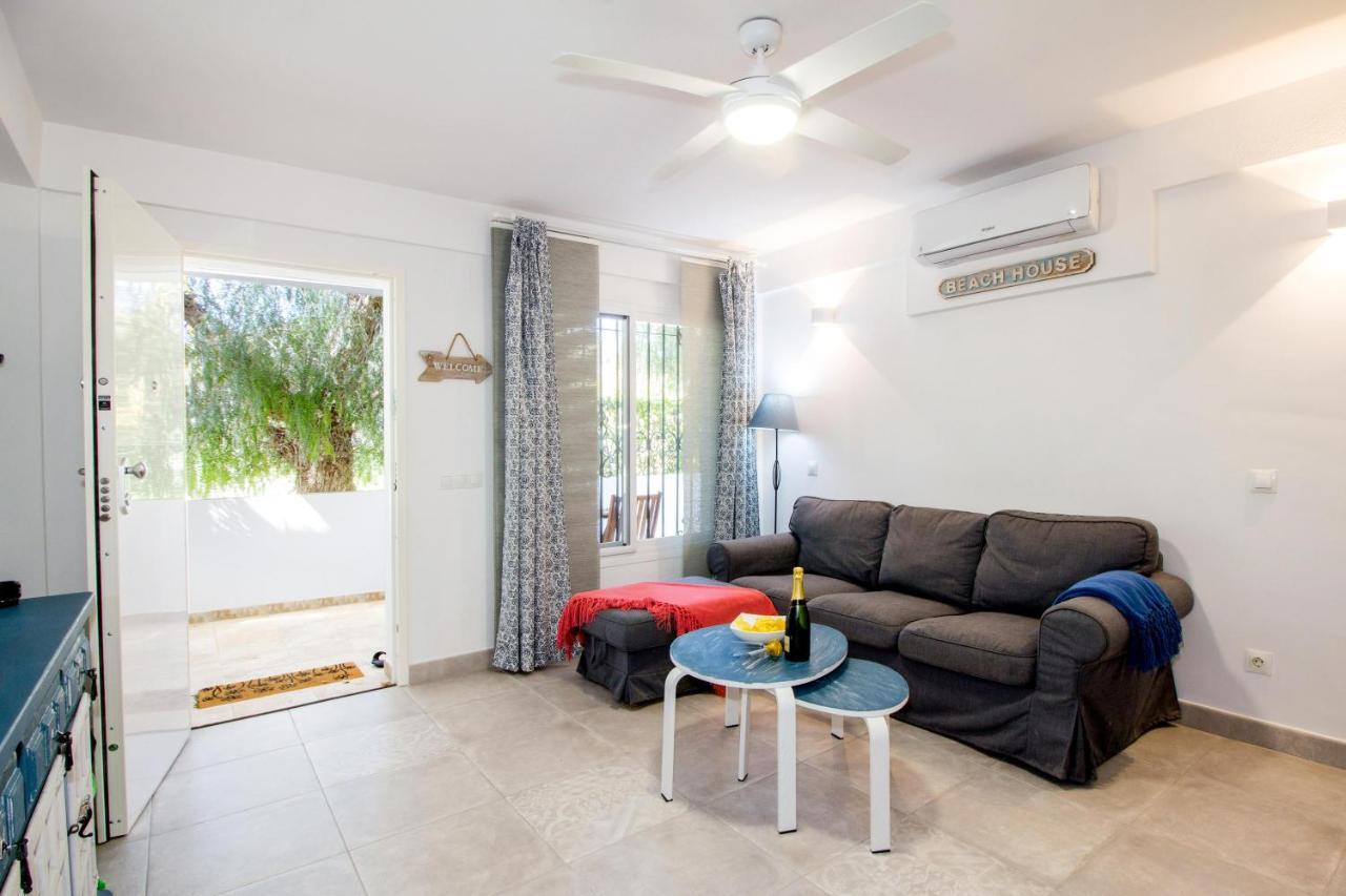 Perfectly Located Beachside Apartment In Elviria Марбелья Экстерьер фото