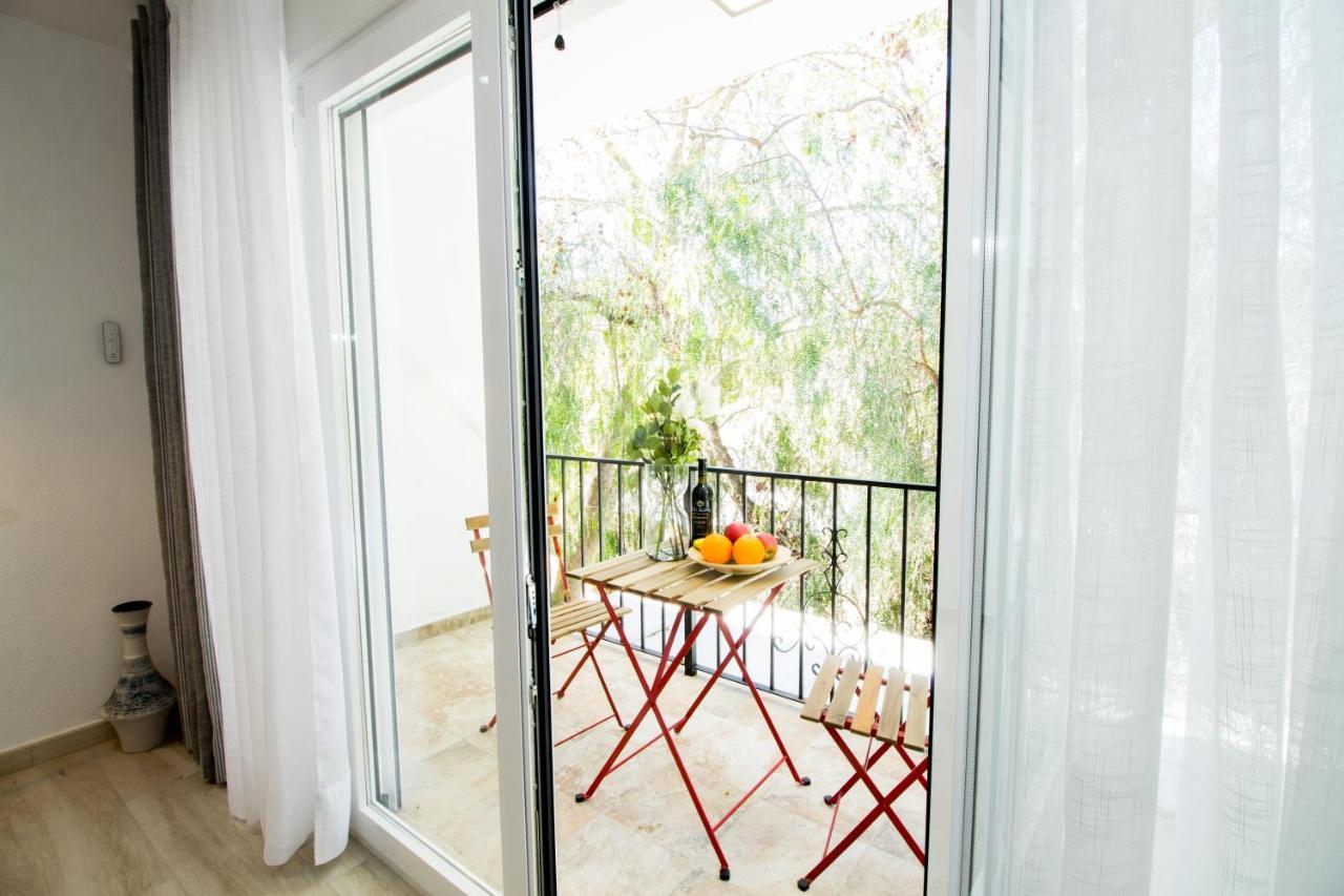Perfectly Located Beachside Apartment In Elviria Марбелья Экстерьер фото