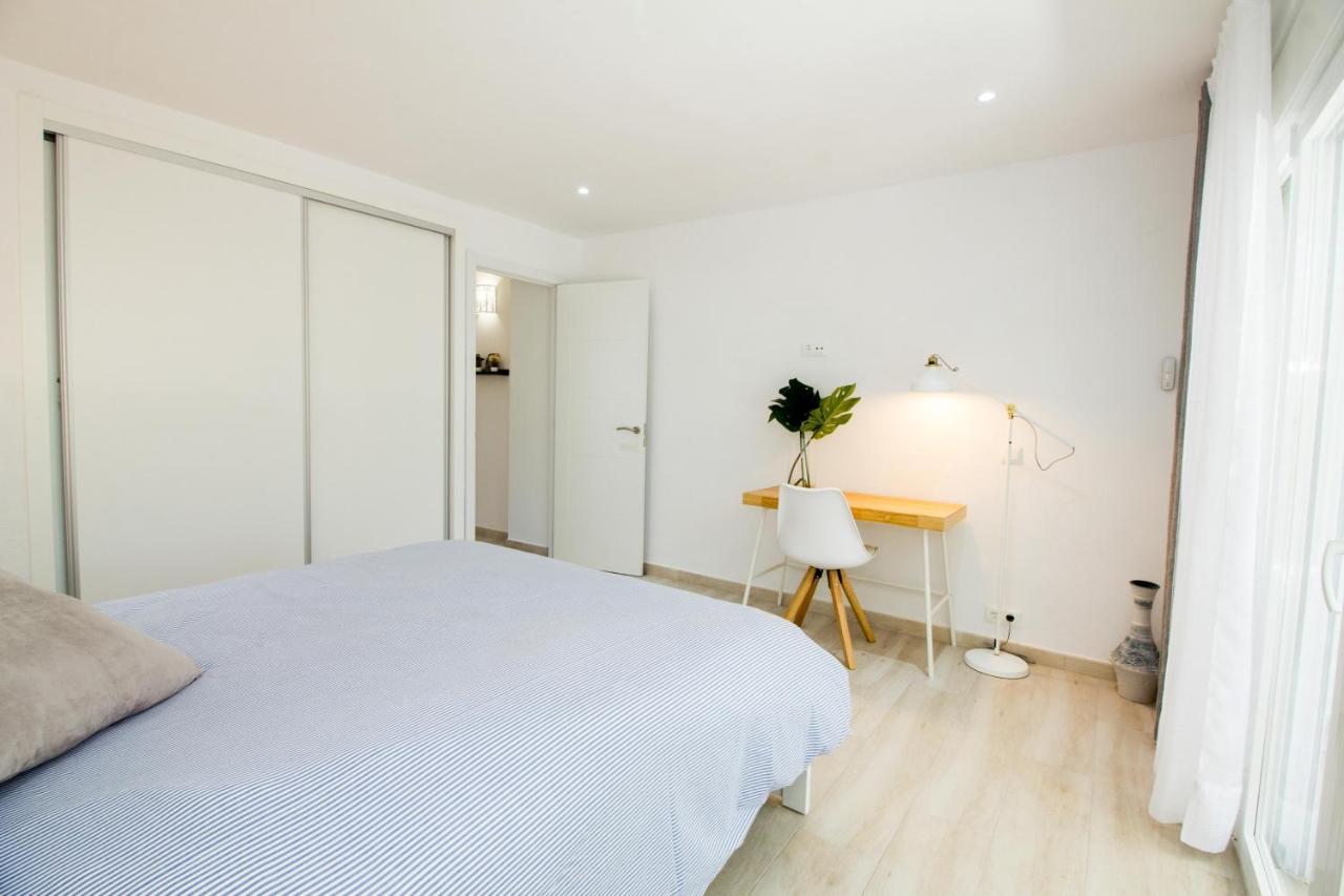 Perfectly Located Beachside Apartment In Elviria Марбелья Экстерьер фото