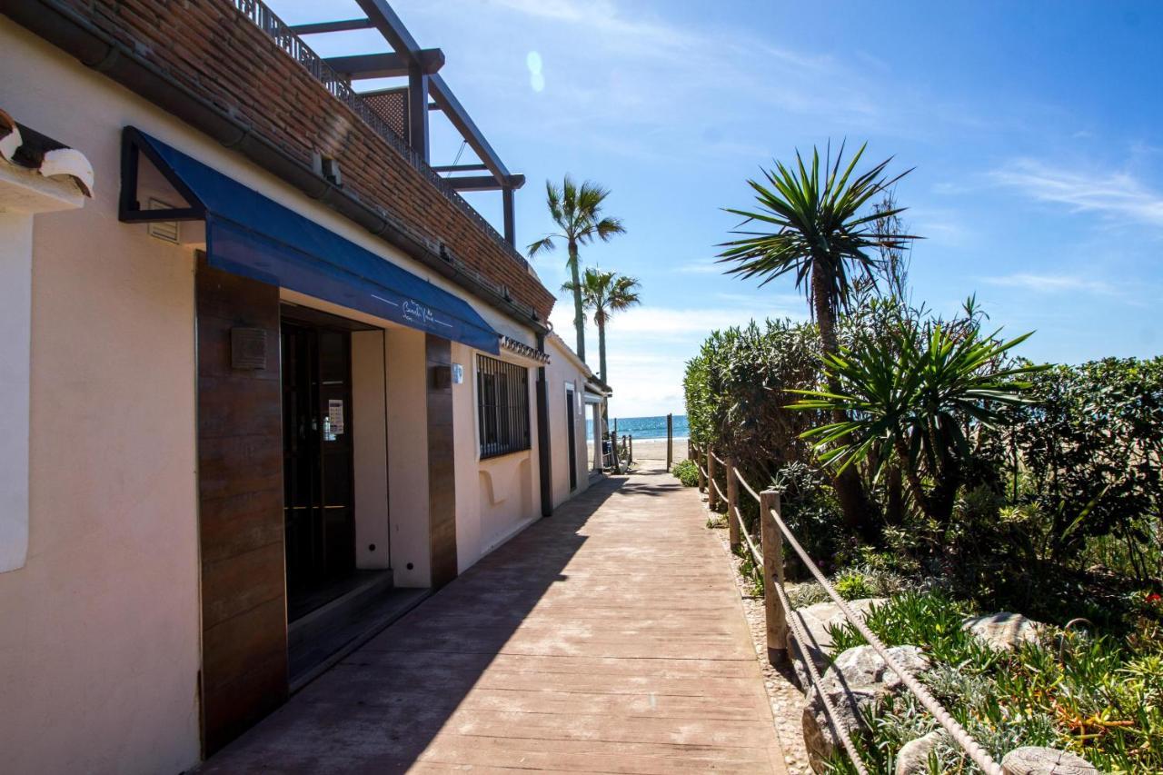 Perfectly Located Beachside Apartment In Elviria Марбелья Экстерьер фото